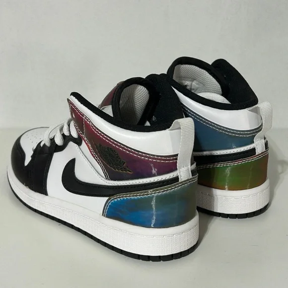 NEW Jordan Air Jordan 1 Mid SE 'Heat Reactive Color Change' sneaker size 1Y - Picture 3 of 8